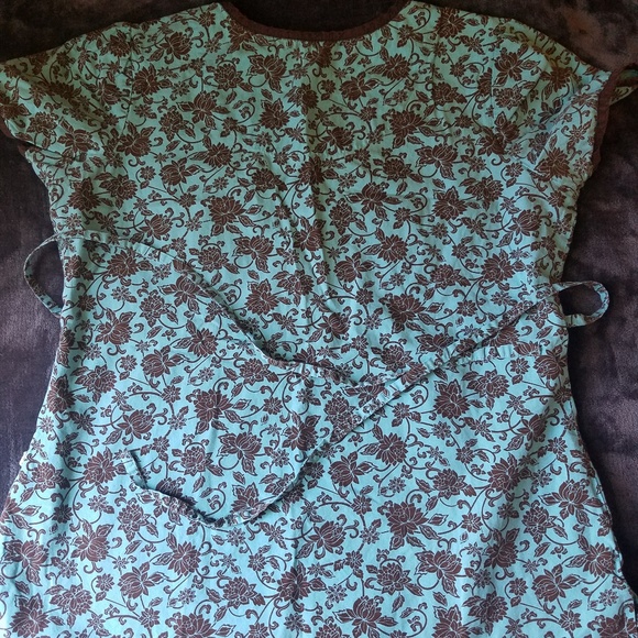 Scrub tops Medium womens blue bundle - Picture 7 of 8